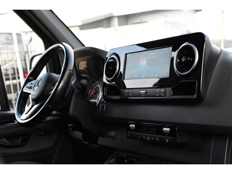 Mercedes-Benz Sprinter 317 1.9 CDI L2H2 Black Edition RWD Cruise, Camera,10.5'' Multimedia, Carplay, LED, Standkachel, Multimedia, 170pk, Automaat, UNIEK!