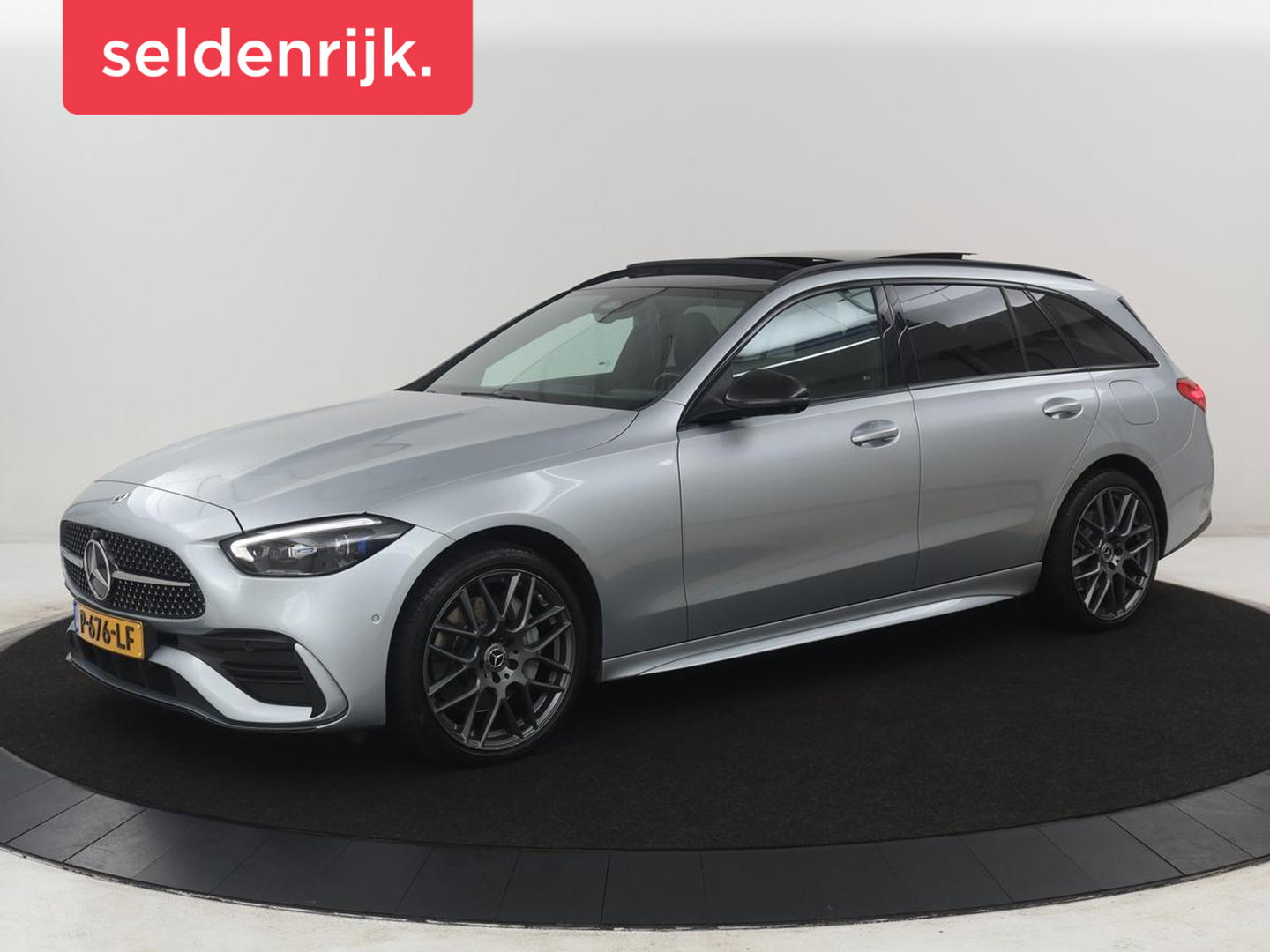 Mercedes-Benz C-Klasse Estate 300 e AMG Line | SOH 98,0% | Panoramadak | Leder | Memory | Stoelverwarming | Cruise control | 360 Camera | Sfeerverlichting | Carplay