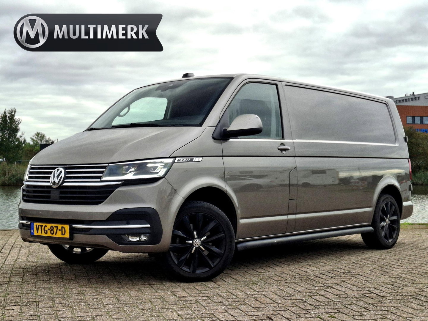 Volkswagen Transporter 2.0 TDI L2H1 Bulli | ADAPTIEF | TREKHAAK | LED | LEDER | LMV |