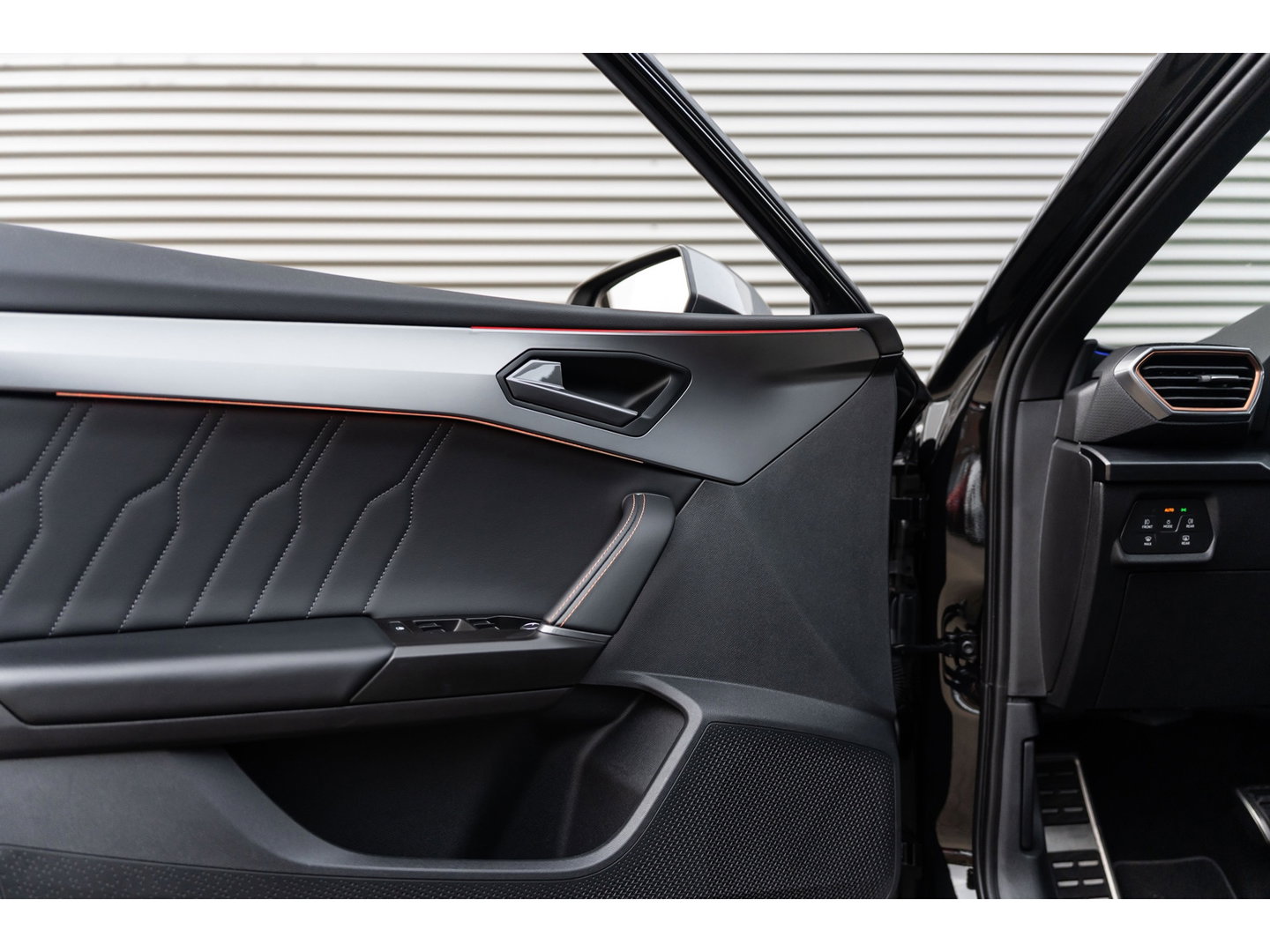 CUPRA Leon 2.0 TSI VZ PANO BEATS KEYLESS CAMERA