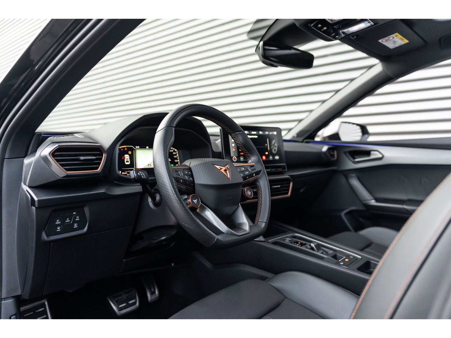 CUPRA Leon 2.0 TSI VZ PANO BEATS KEYLESS CAMERA