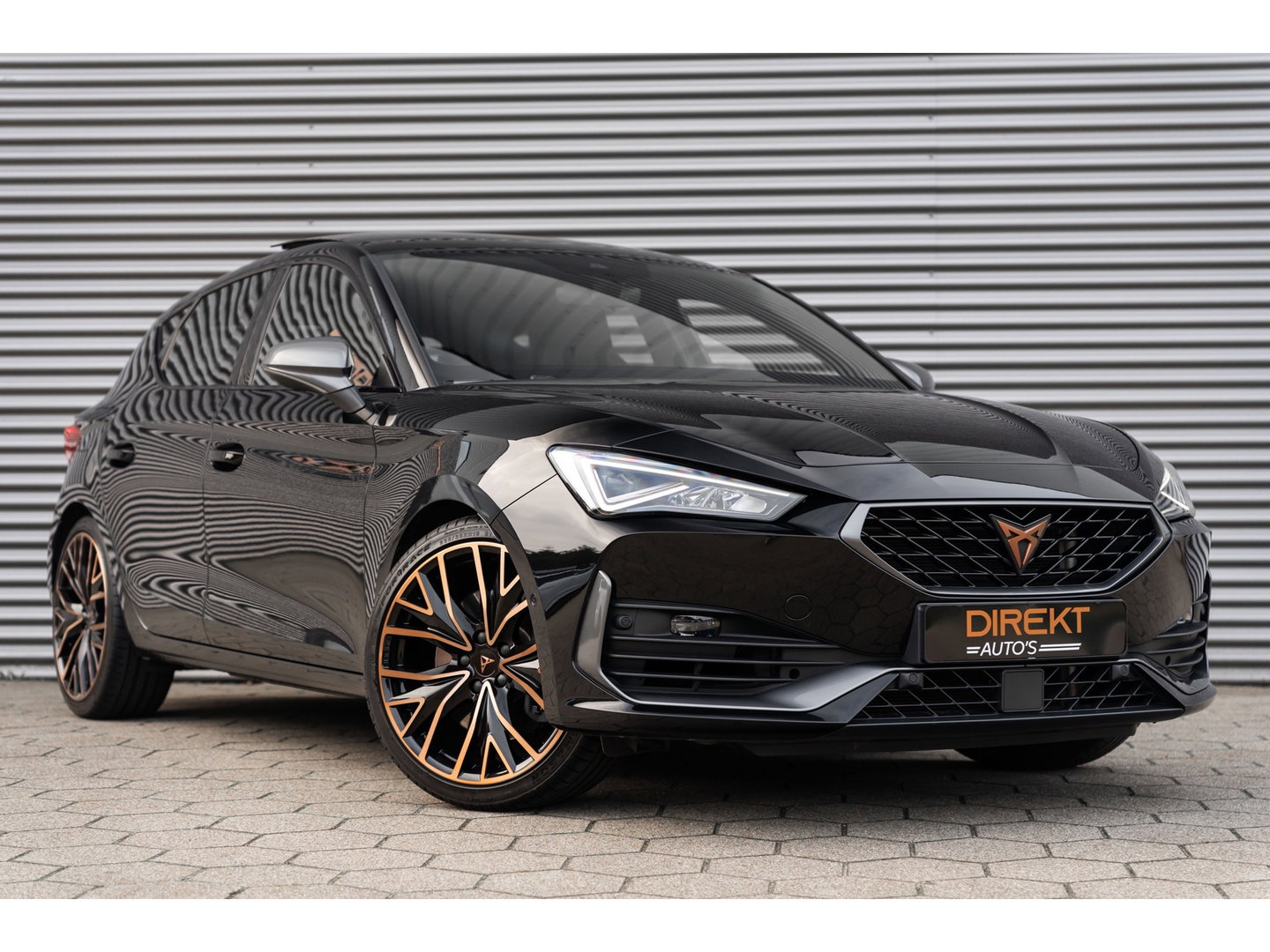 CUPRA Leon 2.0 TSI VZ PANO BEATS KEYLESS CAMERA