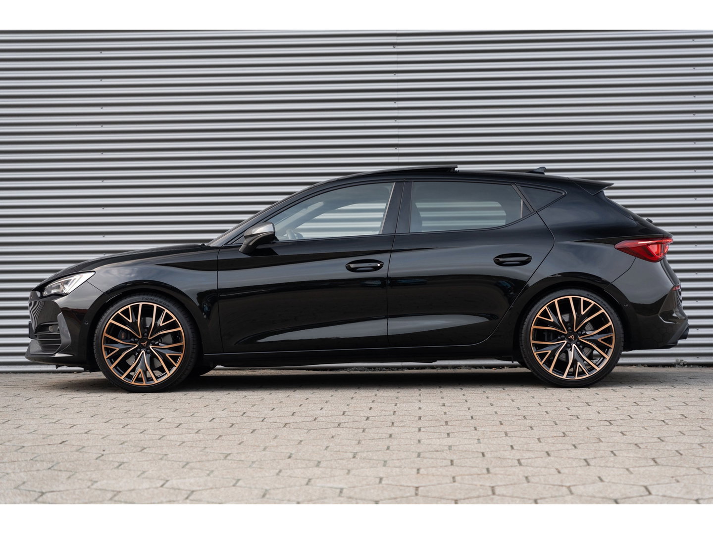 CUPRA Leon 2.0 TSI VZ PANO BEATS KEYLESS CAMERA