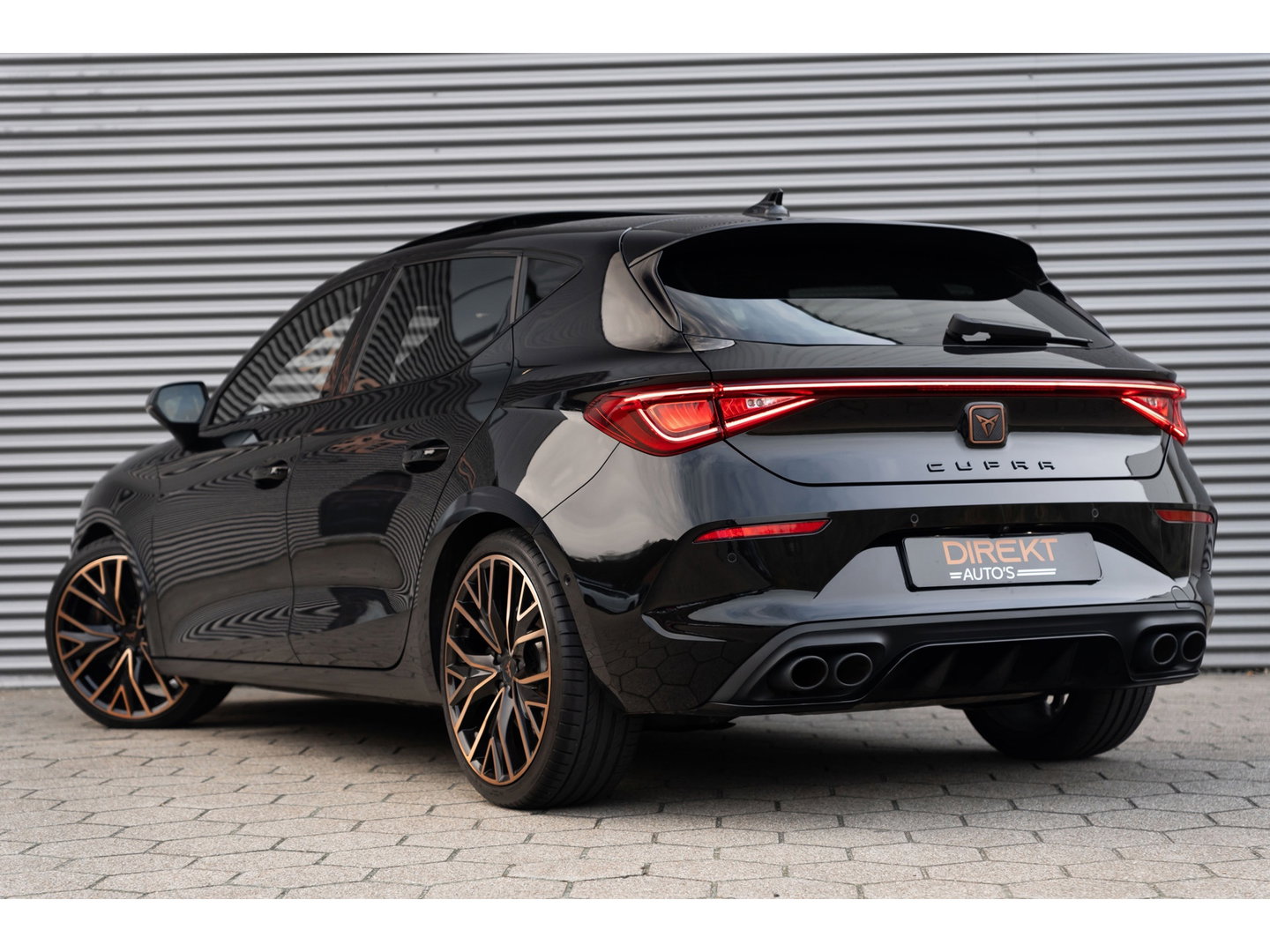 CUPRA Leon 2.0 TSI VZ PANO BEATS KEYLESS CAMERA