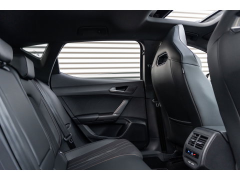 CUPRA Leon 2.0 TSI VZ PANO BEATS KEYLESS CAMERA