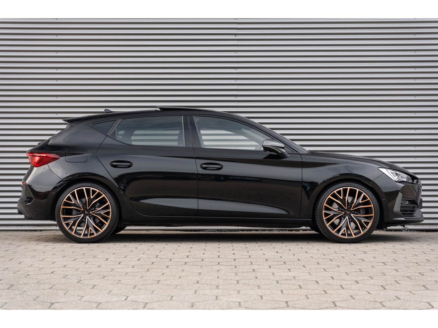 CUPRA Leon 2.0 TSI VZ PANO BEATS KEYLESS CAMERA
