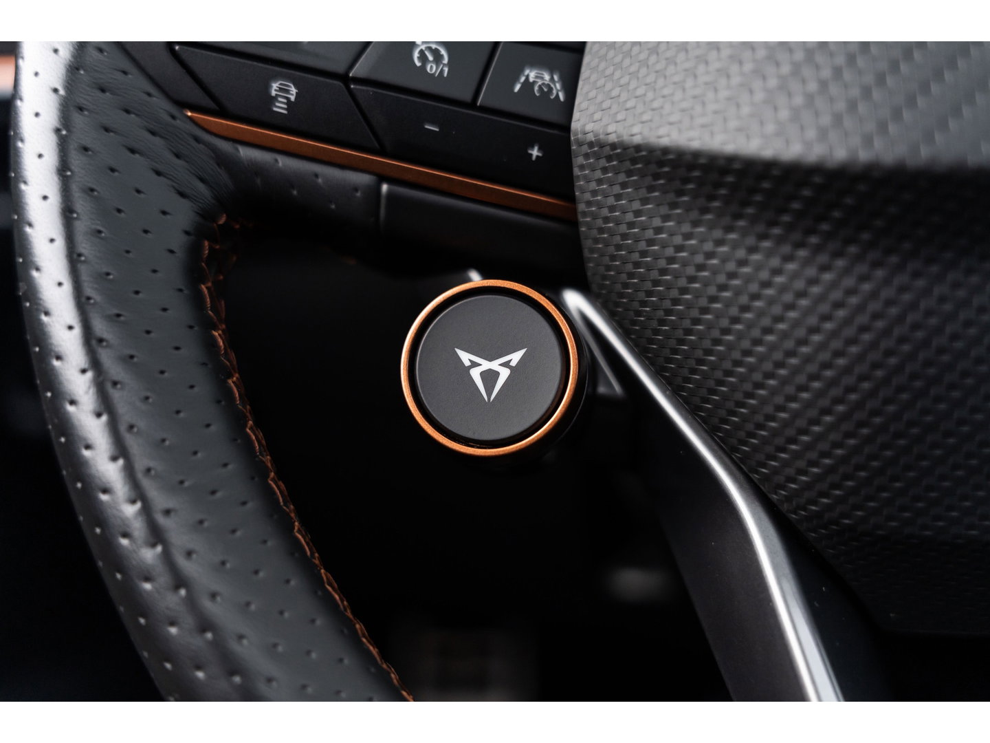 CUPRA Leon 2.0 TSI VZ PANO BEATS KEYLESS CAMERA
