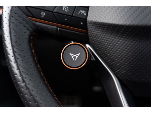 CUPRA Leon 2.0 TSI VZ PANO BEATS KEYLESS CAMERA