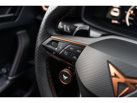 CUPRA Leon 2.0 TSI VZ PANO BEATS KEYLESS CAMERA