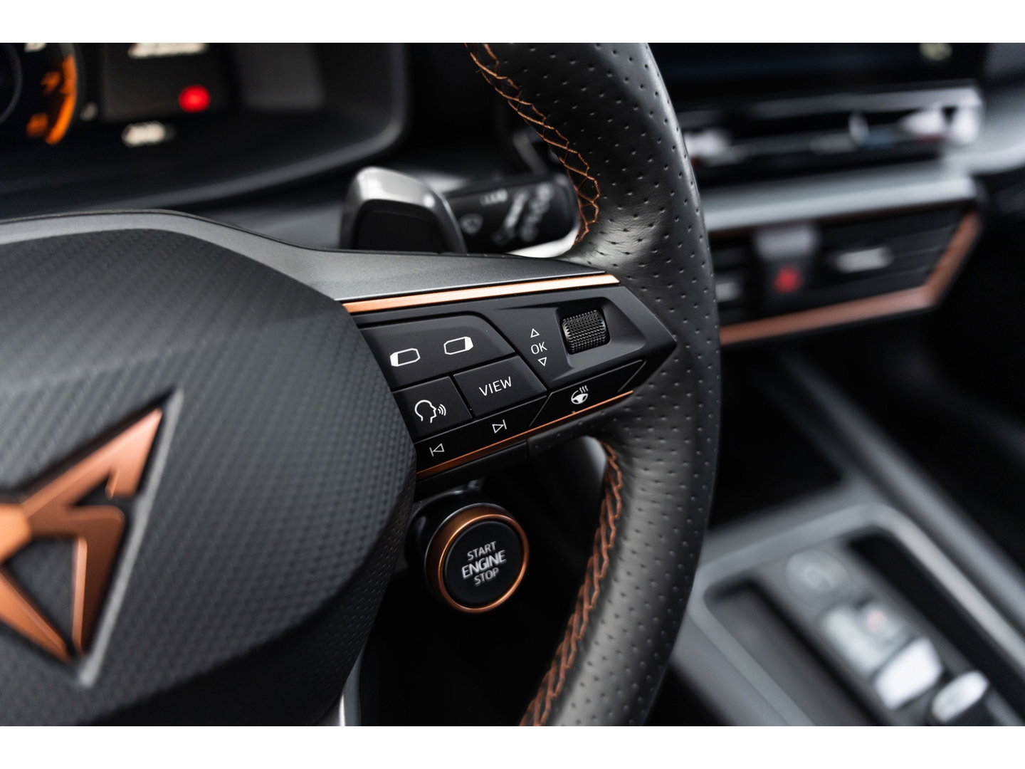CUPRA Leon 2.0 TSI VZ PANO BEATS KEYLESS CAMERA