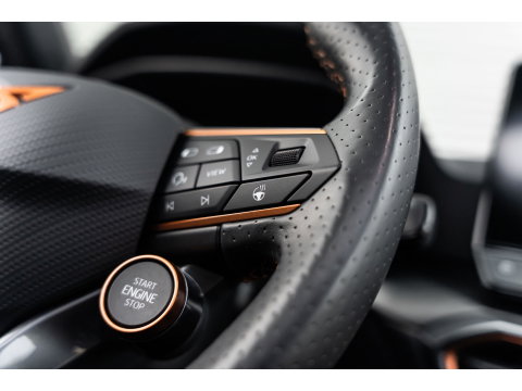 CUPRA Leon 2.0 TSI VZ PANO BEATS KEYLESS CAMERA