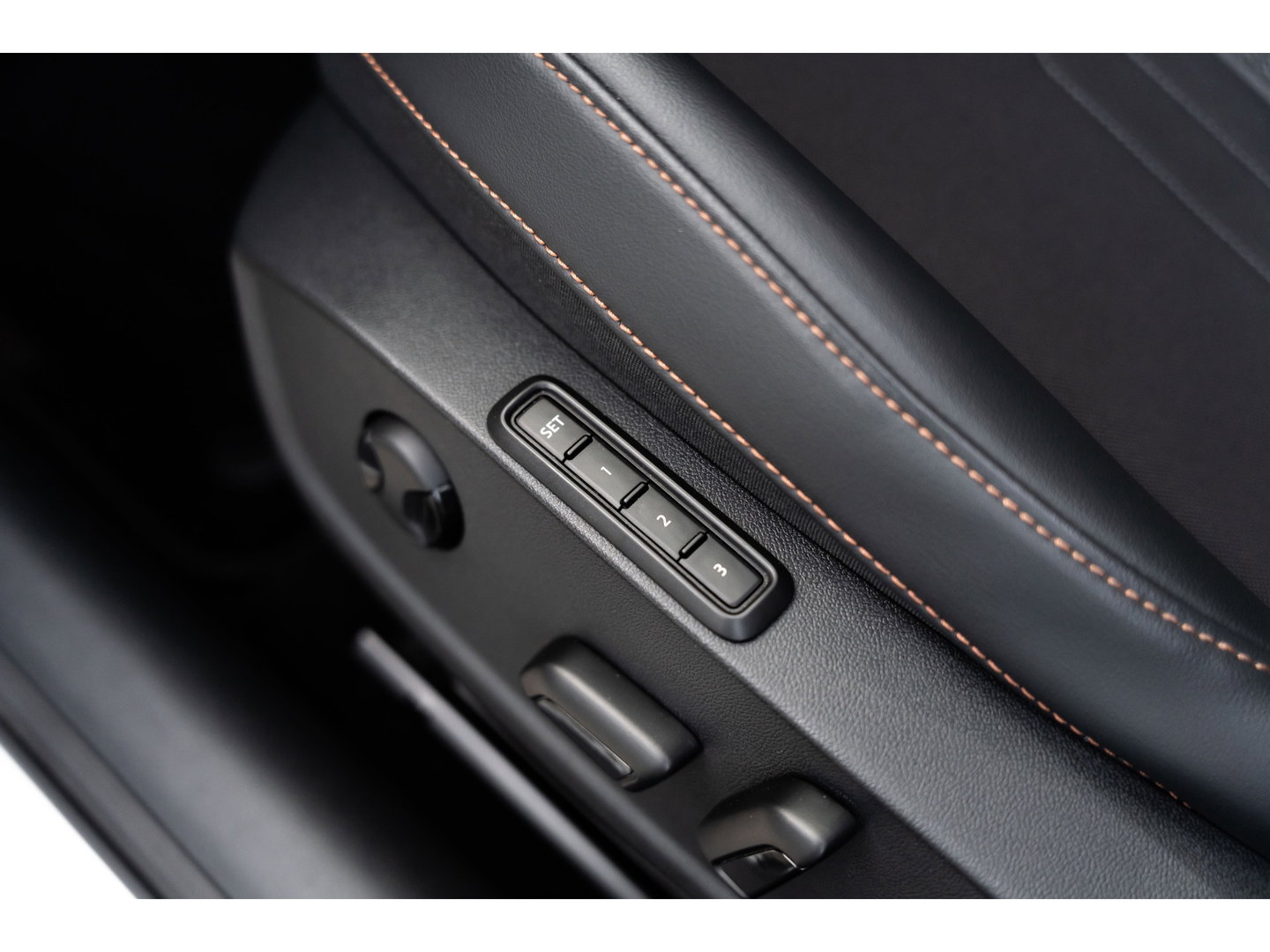 CUPRA Leon 2.0 TSI VZ PANO BEATS KEYLESS CAMERA