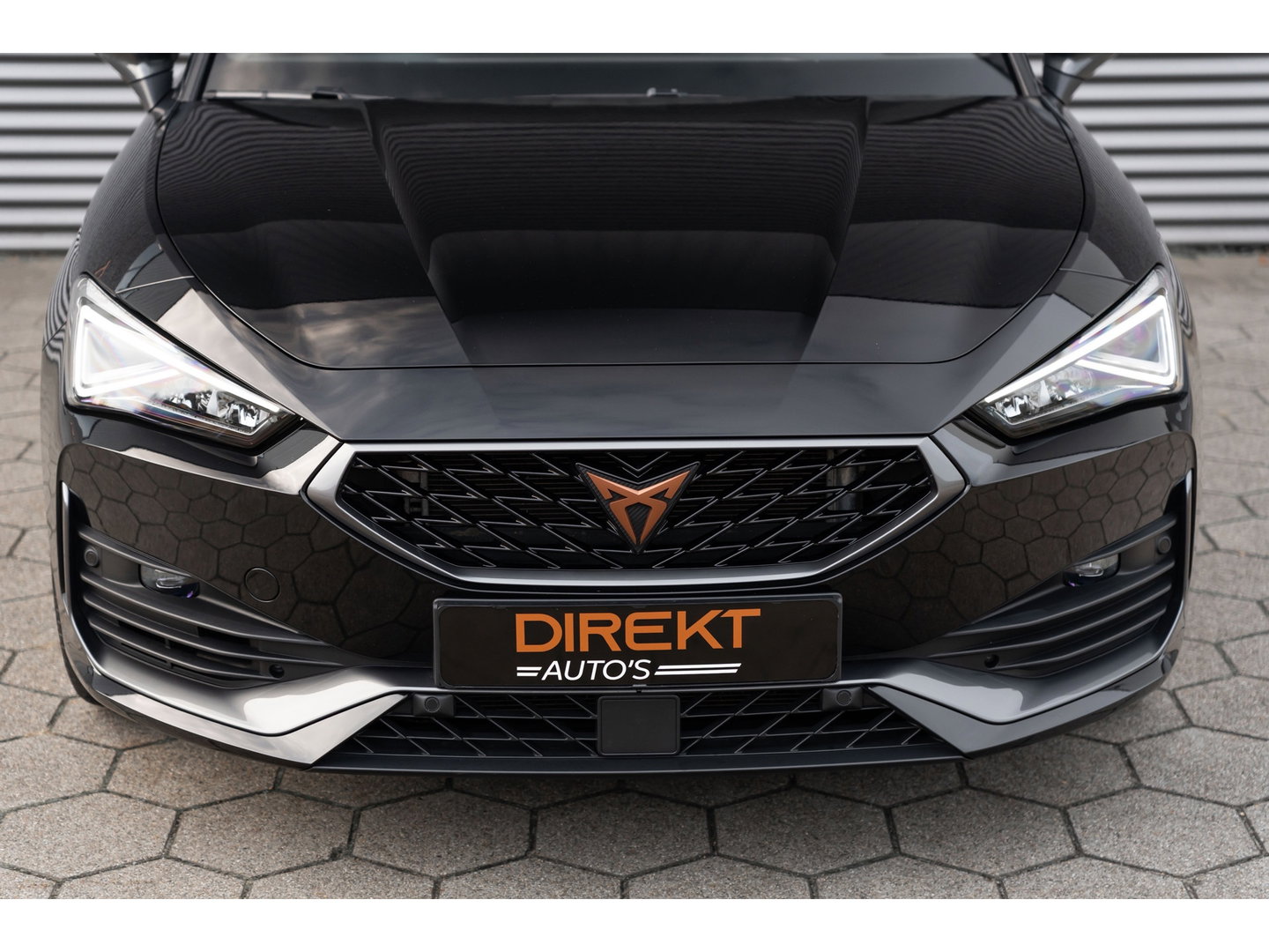 CUPRA Leon 2.0 TSI VZ PANO BEATS KEYLESS CAMERA
