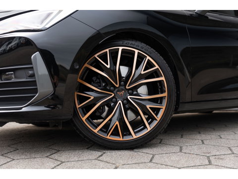 CUPRA Leon 2.0 TSI VZ PANO BEATS KEYLESS CAMERA