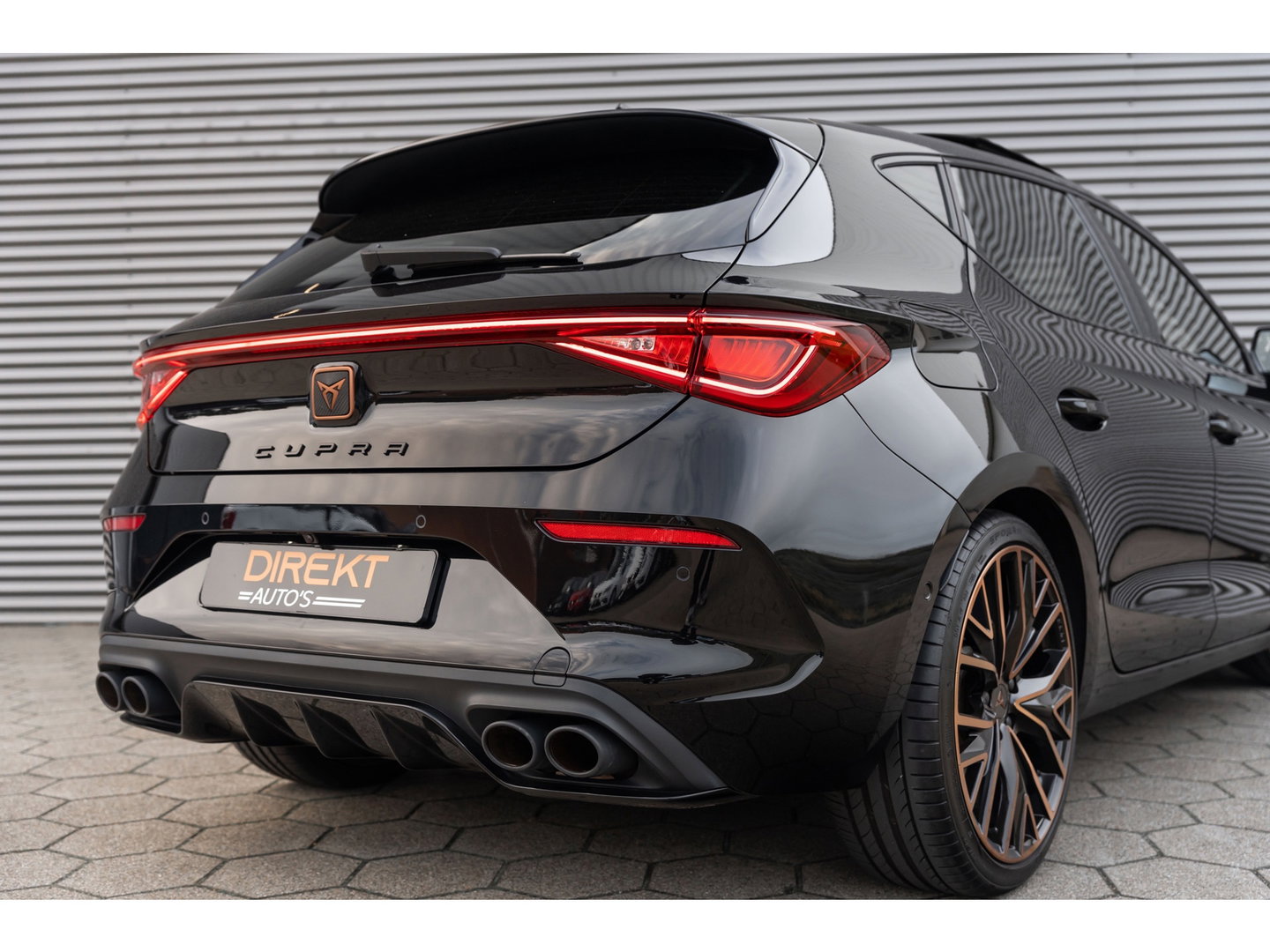 CUPRA Leon 2.0 TSI VZ PANO BEATS KEYLESS CAMERA