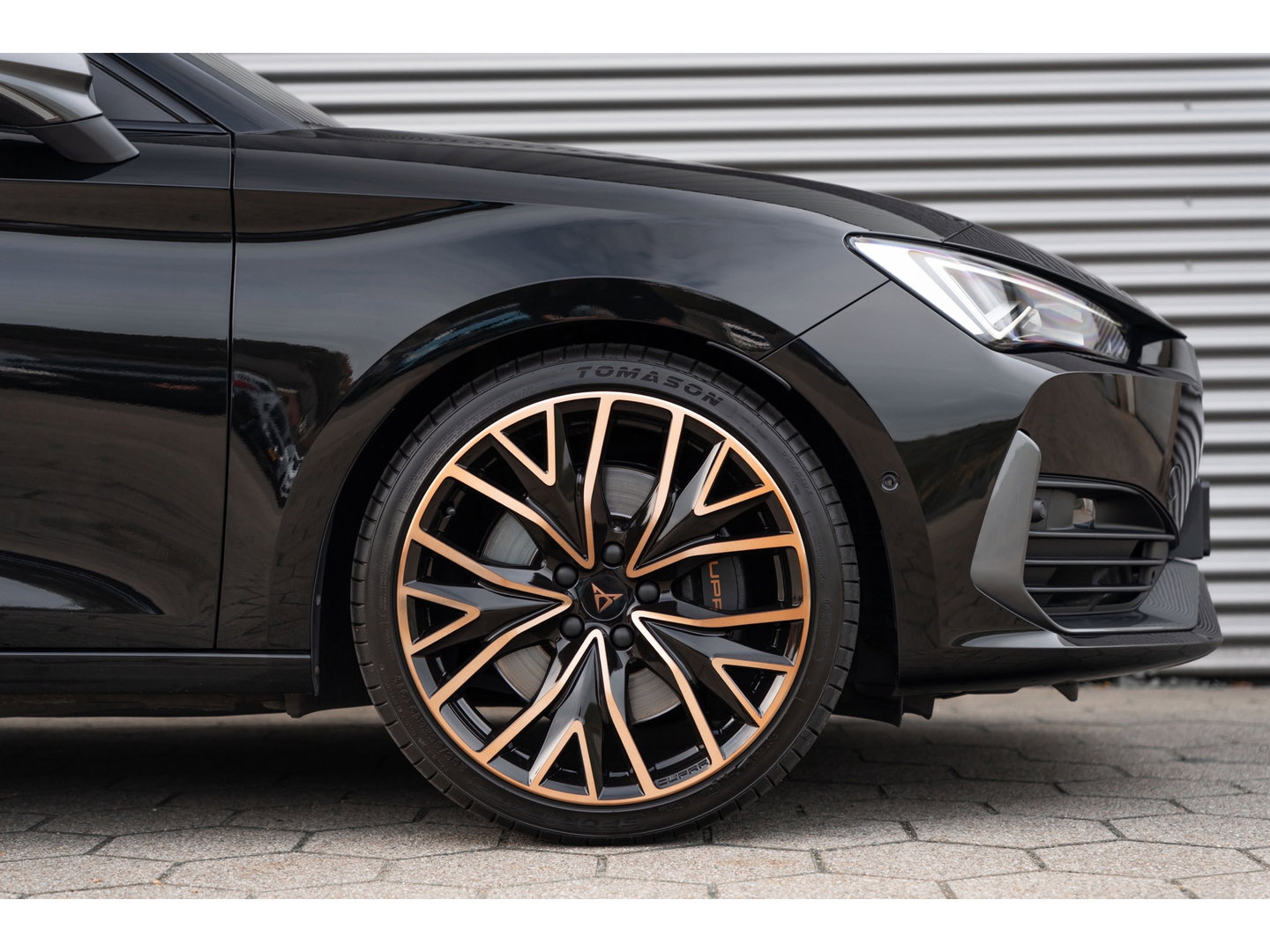 CUPRA Leon 2.0 TSI VZ PANO BEATS KEYLESS CAMERA