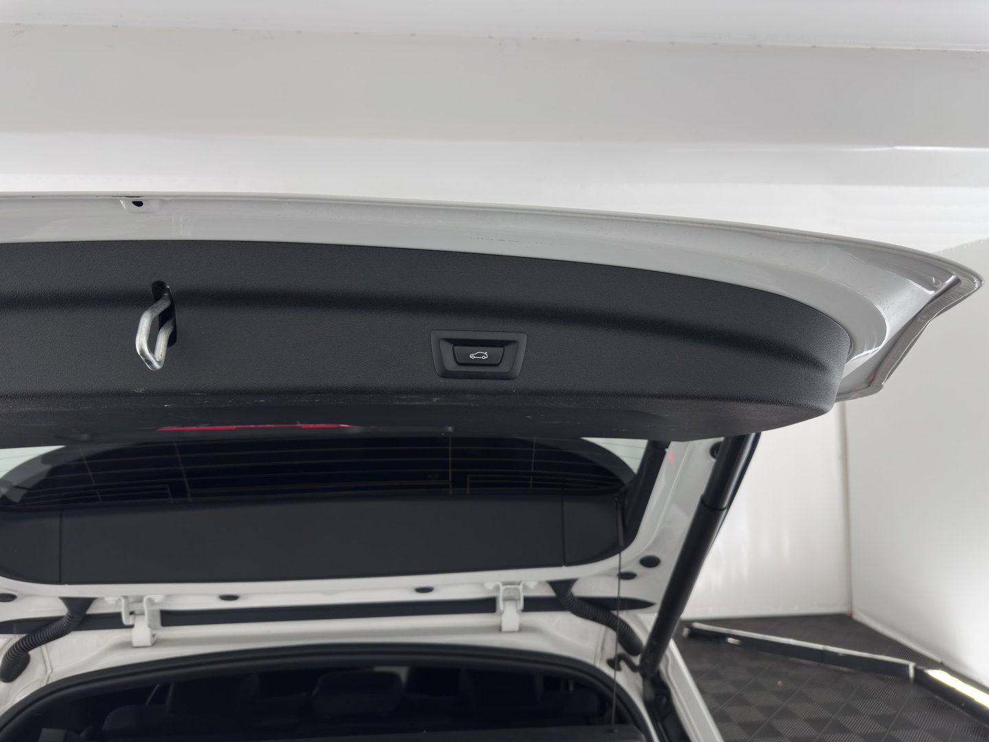 BMW iX1 xDrive30 Launch Edition 67 kWh M-Sportpack (3-Fase-11kW) (INCL.BTW) *LEATHER-MICROFIBRE | FULL-LED | HARMAN/KARDON | WIDESCREEN-DIGI-COCKPIT | CAMERA | PRIVACY-GLASS | SHIFT-PADDLES | SPORT-SEATS | NAVI-FULLMAP | DAB+ | 18''ALU | TOWBAR*