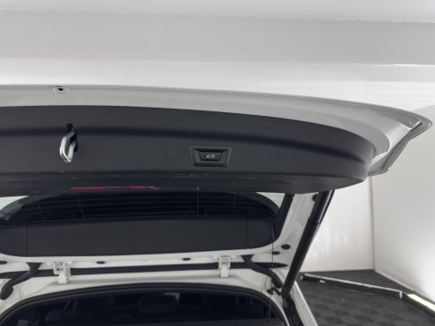 BMW iX1 xDrive30 Launch Edition 67 kWh M-Sportpack (3-Fase-11kW) (INCL.BTW) *LEATHER-MICROFIBRE | FULL-LED | HARMAN/KARDON | WIDESCREEN-DIGI-COCKPIT | CAMERA | PRIVACY-GLASS | SHIFT-PADDLES | SPORT-SEATS | NAVI-FULLMAP | DAB+ | 18''ALU | TOWBAR*