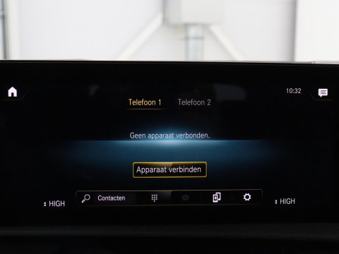 Mercedes-Benz A-Klasse 180 Business Solution Luxury | Leder | Camera | Stoelverwarming | Sfeerverlichting | Full LED | Climate control | Park assist |