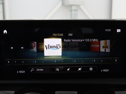 Mercedes-Benz A-Klasse 180 Business Solution Luxury | Leder | Camera | Stoelverwarming | Sfeerverlichting | Full LED | Climate control | Park assist |