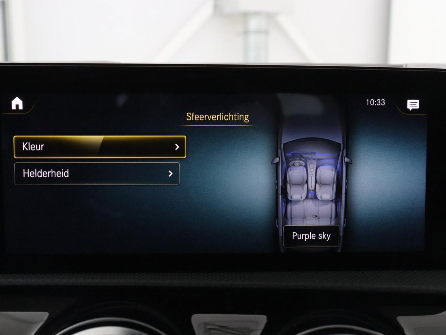 Mercedes-Benz A-Klasse 180 Business Solution Luxury | Leder | Camera | Stoelverwarming | Sfeerverlichting | Full LED | Climate control | Park assist |