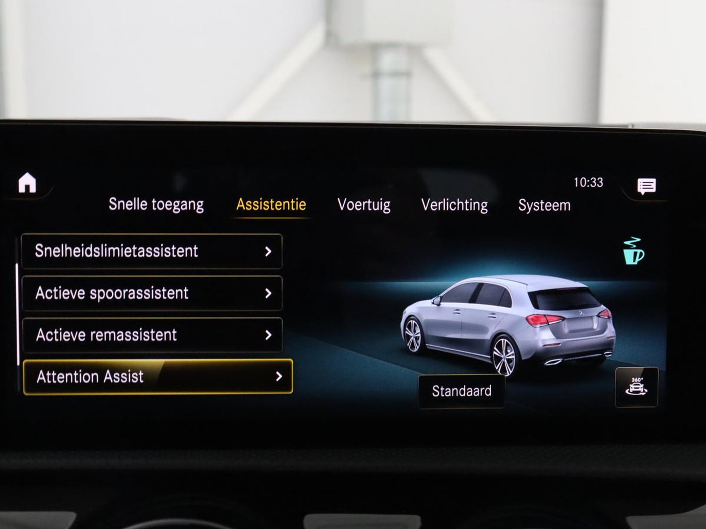 Mercedes-Benz A-Klasse 180 Business Solution Luxury | Leder | Camera | Stoelverwarming | Sfeerverlichting | Full LED | Climate control | Park assist |