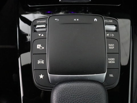 Mercedes-Benz A-Klasse 180 Business Solution Luxury | Leder | Camera | Stoelverwarming | Sfeerverlichting | Full LED | Climate control | Park assist |