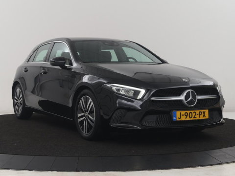 Mercedes-Benz A-Klasse 180 Business Solution Luxury | Leder | Camera | Stoelverwarming | Sfeerverlichting | Full LED | Climate control | Park assist |
