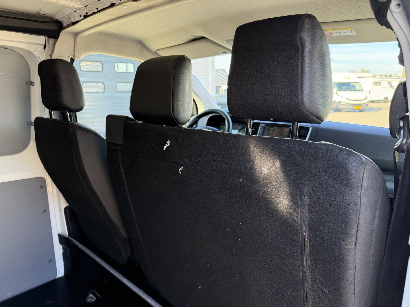 Opel Vivaro 2.0 CDTI L2H1 Edition / vaste prijs rijklaar € 9.950 ex btw / lease vanaf € 168 / euro 6 / bpm vrij / trekhaak 2500 kg / airco / cruise / navi / camera !