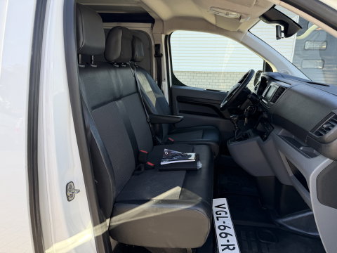 Opel Vivaro 2.0 CDTI L2H1 Edition / vaste prijs rijklaar € 9.950 ex btw / lease vanaf € 168 / euro 6 / bpm vrij / trekhaak 2500 kg / airco / cruise / navi / camera !