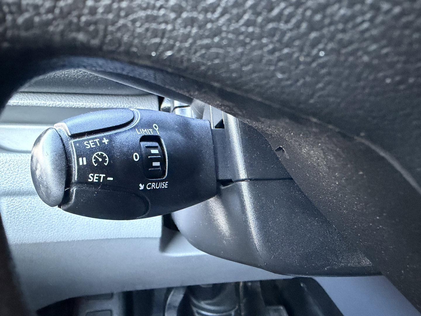 Opel Vivaro 2.0 CDTI L2H1 Edition / vaste prijs rijklaar € 9.950 ex btw / lease vanaf € 168 / euro 6 / bpm vrij / trekhaak 2500 kg / airco / cruise / navi / camera !