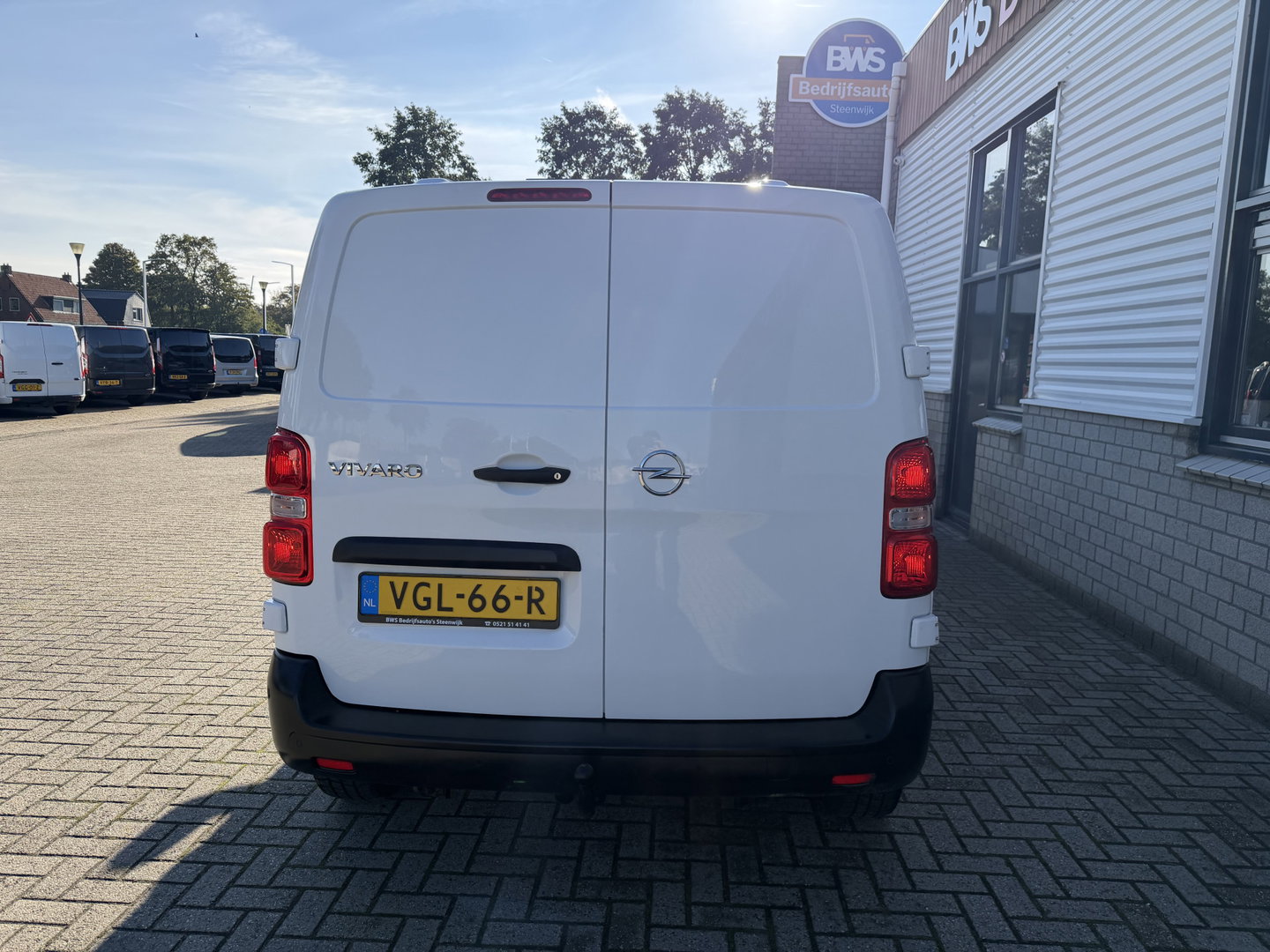 Opel Vivaro 2.0 CDTI L2H1 Edition / vaste prijs rijklaar € 9.950 ex btw / lease vanaf € 168 / euro 6 / bpm vrij / trekhaak 2500 kg / airco / cruise / navi / camera !