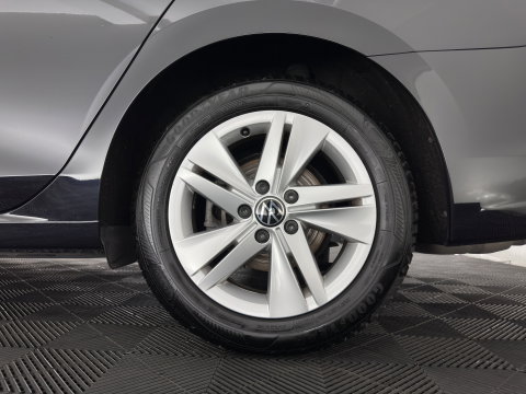Volkswagen Golf Variant 2.0 TDI Life Business+ (INCL-BTW) Aut. *FULL-LED | DIGI-COCKPIT | NAVI-FULLMAP | ADAPTIVE-CRUISE | BLINDSPOT | AMBIENTLIGHT | HEATED- COMFORTSEATS | KEYLESS | DAB+ | PRIVACY-GLASS | ECC | PDC | TOWBAR | SHIFTPADDLE