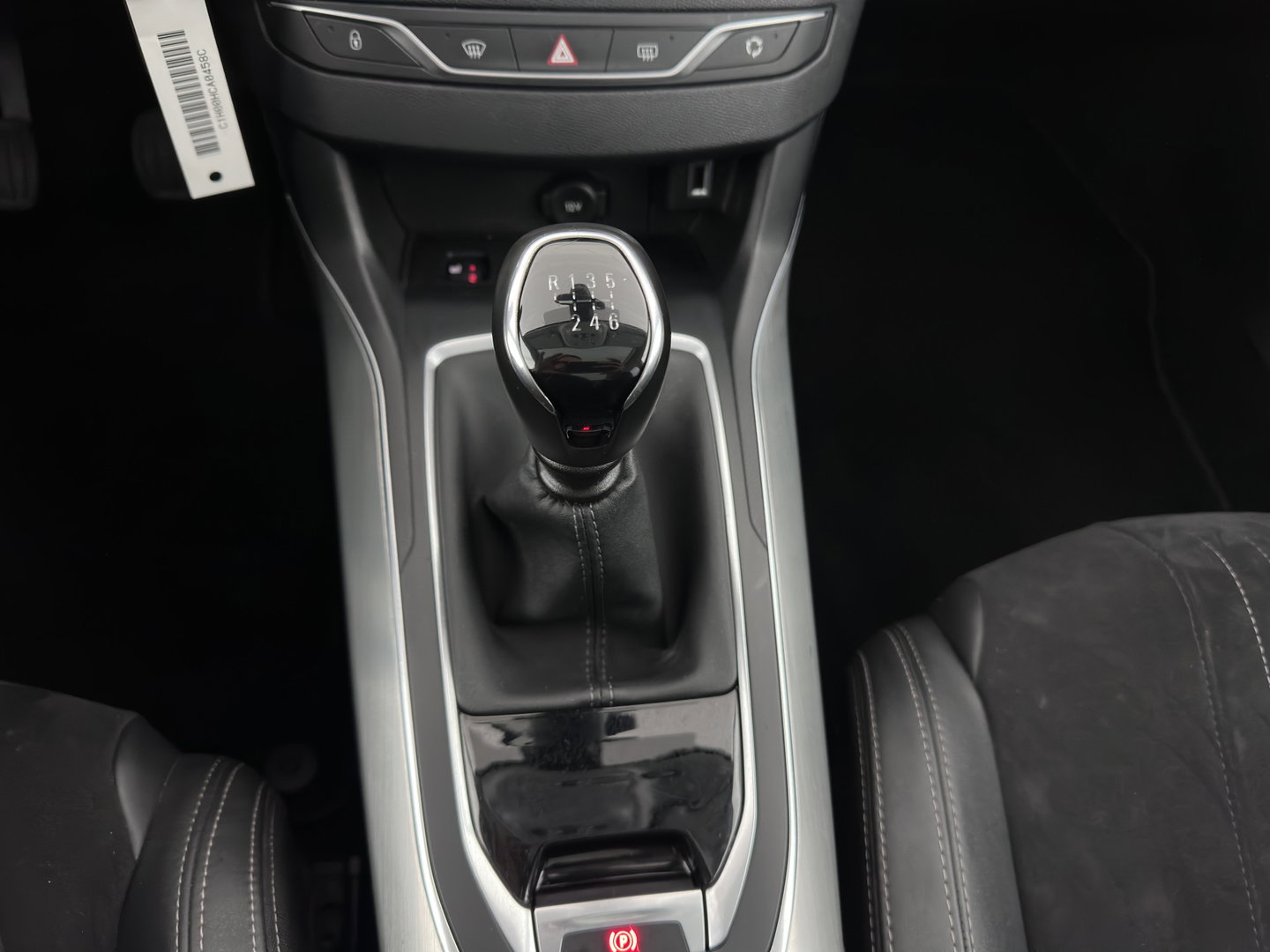 Peugeot 308 SW 1.5 BlueHDi Blue Lease Premium (INCL.BTW) *PANO | LEATHER-MICROFIBRE | FULL-LED | DENON-AUDIO | BLIND-SPOT | SPORT-SEATS | NAVI-FULLMAP | KEYLESS | DAB | LANE-ASSIST | CAMERA | ECC | CARPLAY | PDC | 17''ALU*