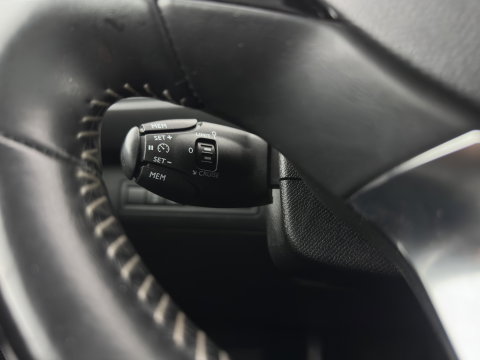 Peugeot 308 SW 1.5 BlueHDi Blue Lease Premium (INCL.BTW) *PANO | LEATHER-MICROFIBRE | FULL-LED | DENON-AUDIO | BLIND-SPOT | SPORT-SEATS | NAVI-FULLMAP | KEYLESS | DAB | LANE-ASSIST | CAMERA | ECC | CARPLAY | PDC | 17''ALU*