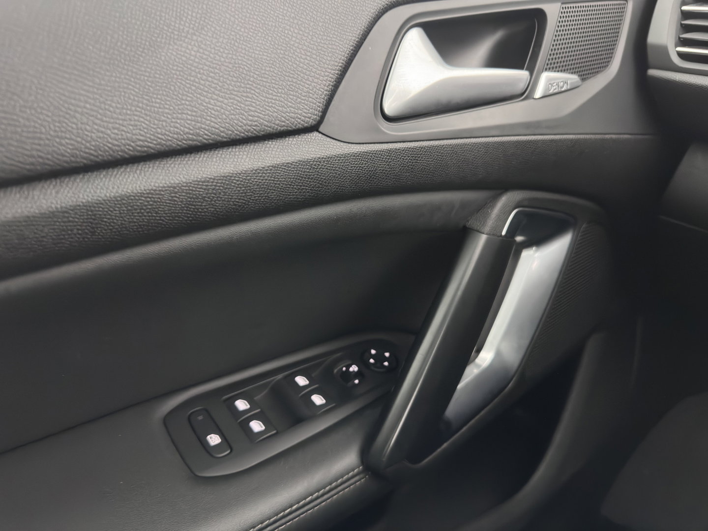 Peugeot 308 SW 1.5 BlueHDi Blue Lease Premium (INCL.BTW) *PANO | LEATHER-MICROFIBRE | FULL-LED | DENON-AUDIO | BLIND-SPOT | SPORT-SEATS | NAVI-FULLMAP | KEYLESS | DAB | LANE-ASSIST | CAMERA | ECC | CARPLAY | PDC | 17''ALU*