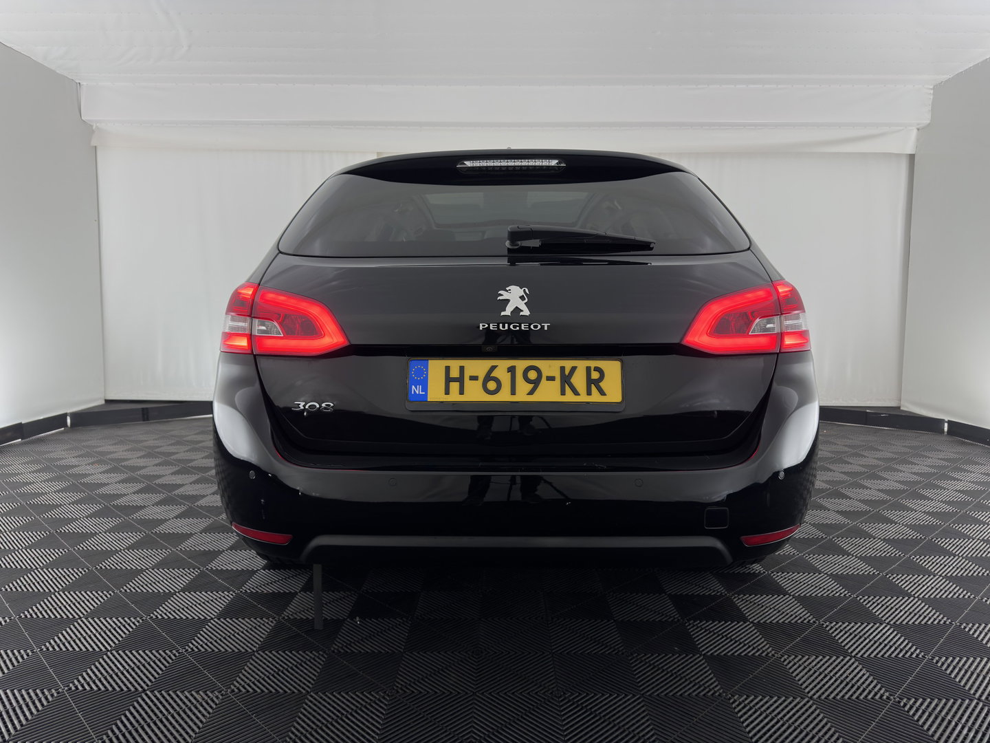 Peugeot 308 SW 1.5 BlueHDi Blue Lease Premium (INCL.BTW) *PANO | LEATHER-MICROFIBRE | FULL-LED | DENON-AUDIO | BLIND-SPOT | SPORT-SEATS | NAVI-FULLMAP | KEYLESS | DAB | LANE-ASSIST | CAMERA | ECC | CARPLAY | PDC | 17''ALU*