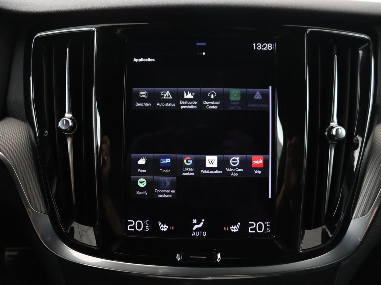 Volvo V60 2.0 B4 R-Design | Leder | Trekhaak | Black Pack | Pilot assist | Memory | Camera | Stoelverwarming | Full LED |