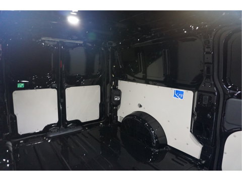 Ford E-Transit Custom 340L 218PK 71KWH AWD JWR Edition AUT BPM VRIJ!! Apple CP, 19" LM, LED, Trekhaak, 2x Schuifdeur!! NR. ECJWR1