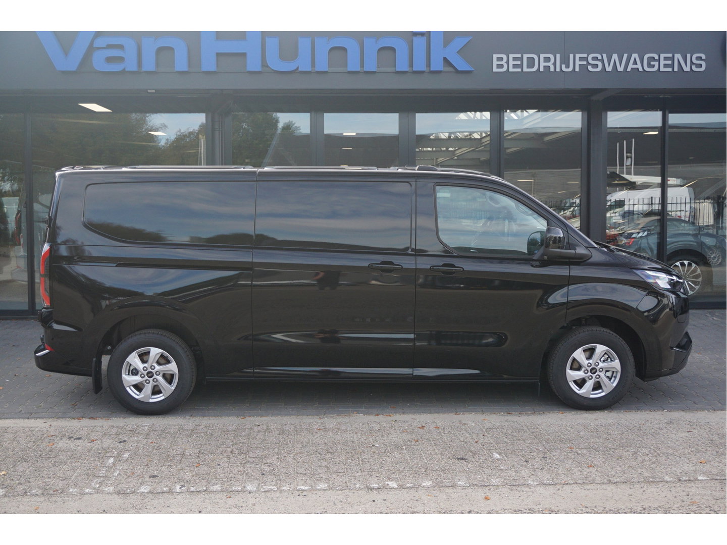 Ford Transit Custom 340L 218PK 71KWH AWD Limited Elektrisch AUT BPM VRIJ!! Apple CP/Android A, LED, Trekhaak, 2x Schuifdeur!! NR. EC50