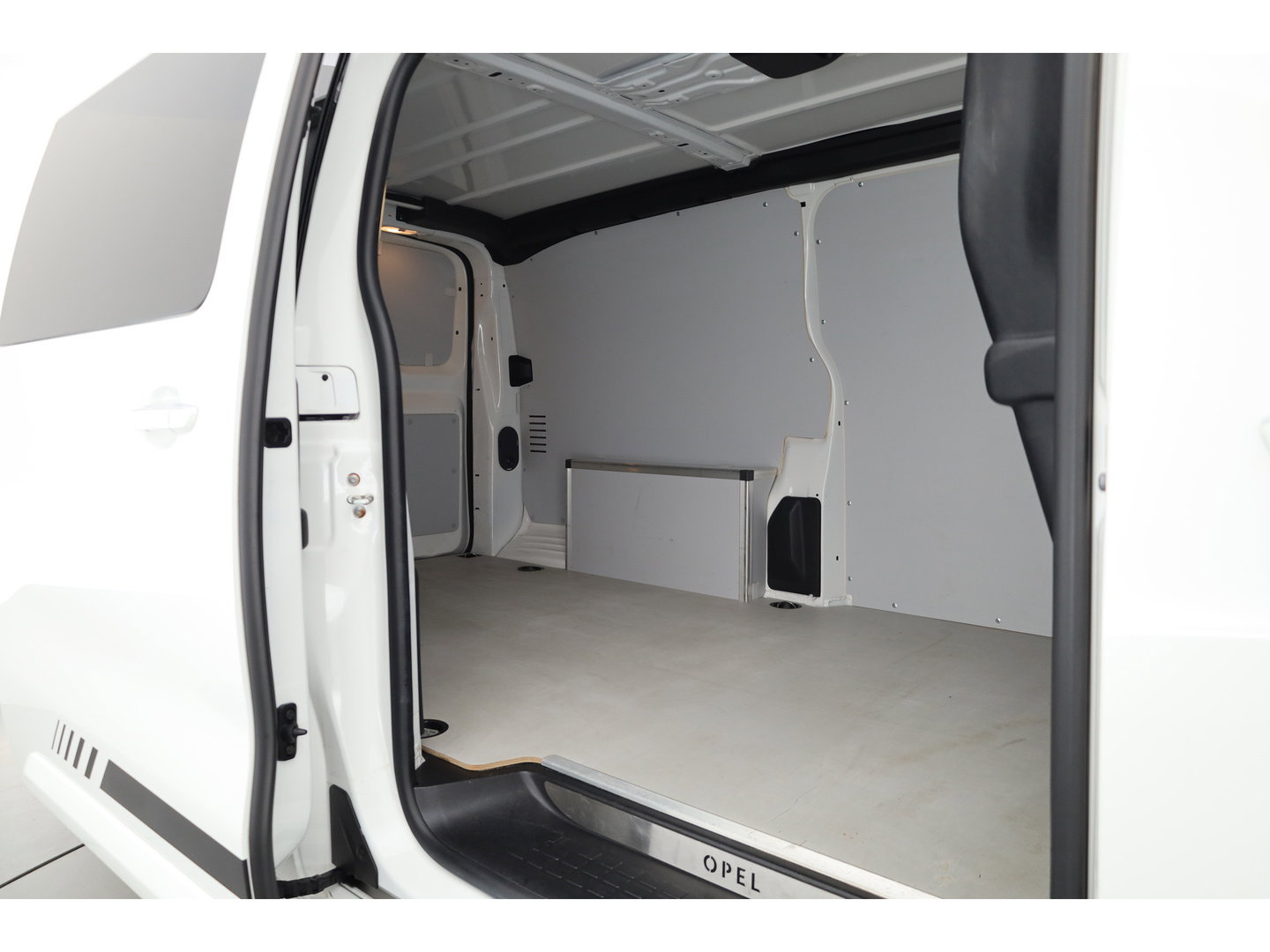Opel Vivaro 2.0 CDTi-177pk | Automaat | Irmscher Sport | L3H1 | Lederen bekleding | Camera | Lm velgen