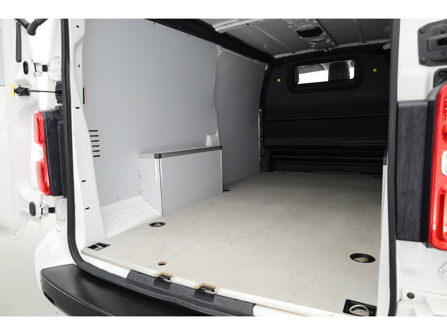 Opel Vivaro 2.0 CDTi-177pk | Automaat | Irmscher Sport | L3H1 | Lederen bekleding | Camera | Lm velgen