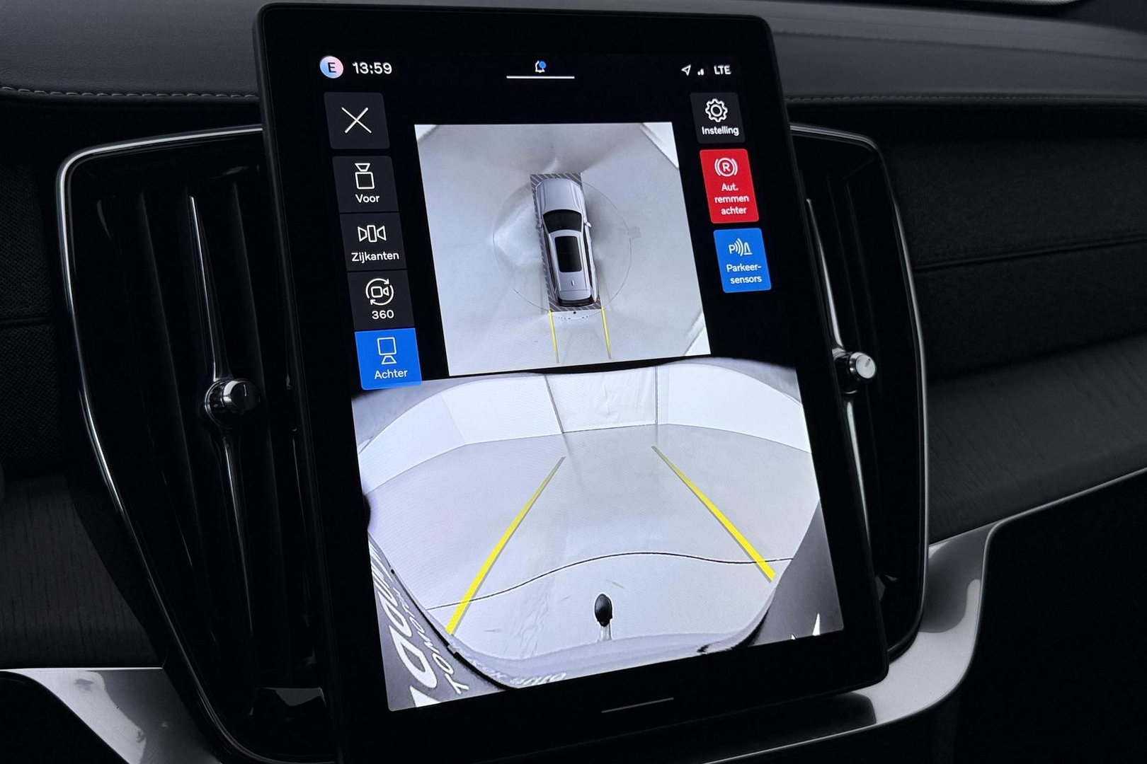 Volvo XC90 T8 Ultra Dark | Luchtvering | Bowers&Wilkins | 22 Inch | Panoramadak | Trekhaak | 360° Camera | Head-Up