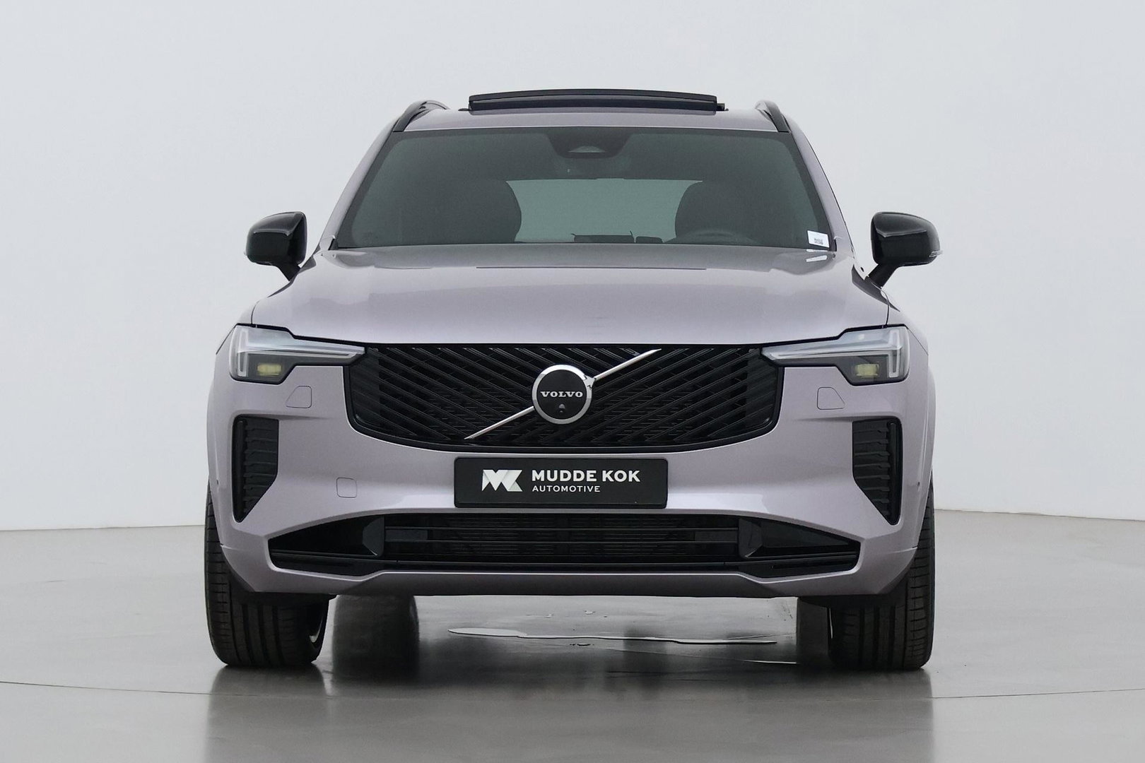 Volvo XC90 T8 Ultra Dark | Luchtvering | Bowers&Wilkins | 22 Inch | Panoramadak | Trekhaak | 360° Camera | Head-Up
