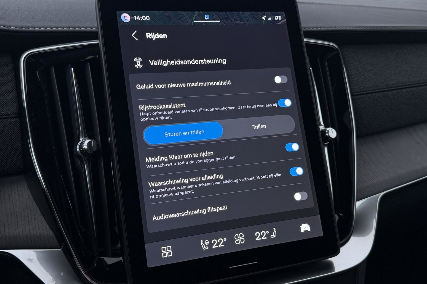 Volvo XC90 T8 Ultra Dark | Luchtvering | Bowers&Wilkins | 22 Inch | Panoramadak | Trekhaak | 360° Camera | Head-Up