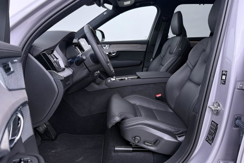 Volvo XC90 T8 Ultra Dark | Luchtvering | Bowers&Wilkins | 22 Inch | Panoramadak | Trekhaak | 360° Camera | Head-Up