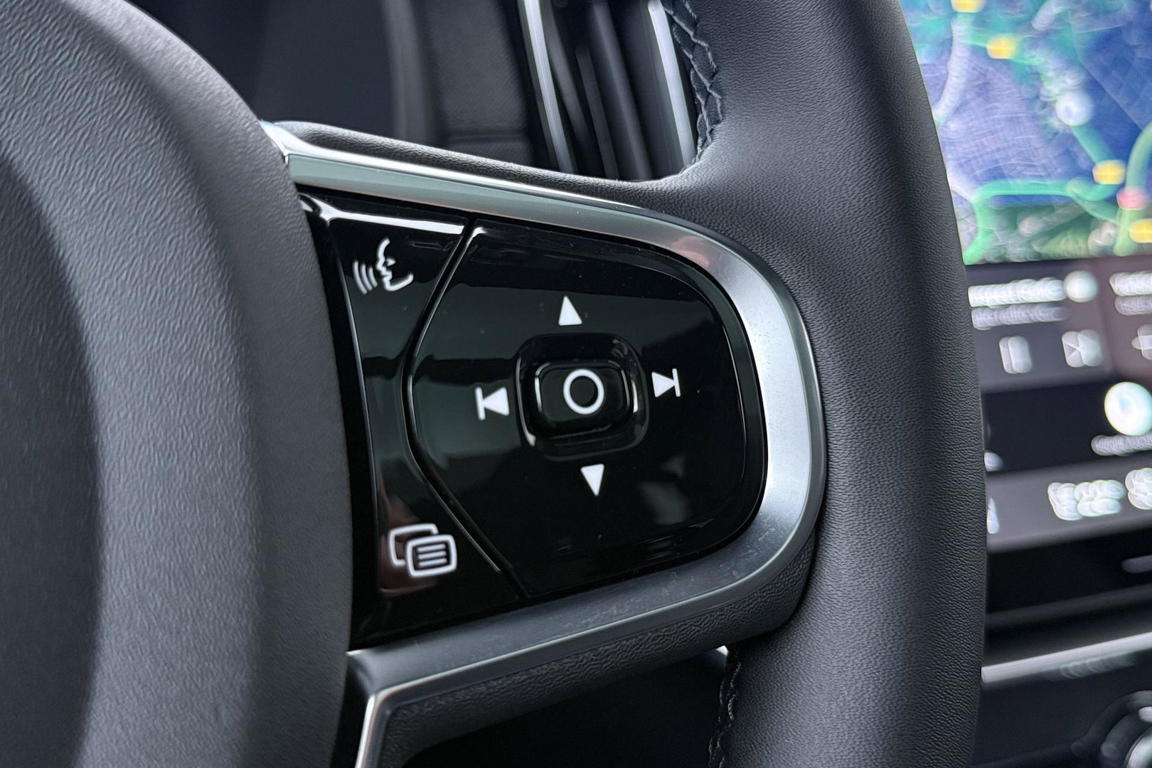 Volvo XC90 T8 Ultra Dark | Luchtvering | Bowers&Wilkins | 22 Inch | Panoramadak | Trekhaak | 360° Camera | Head-Up