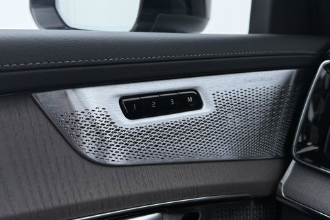 Volvo XC90 T8 Ultra Dark | Luchtvering | Bowers&Wilkins | 22 Inch | Panoramadak | Trekhaak | 360° Camera | Head-Up