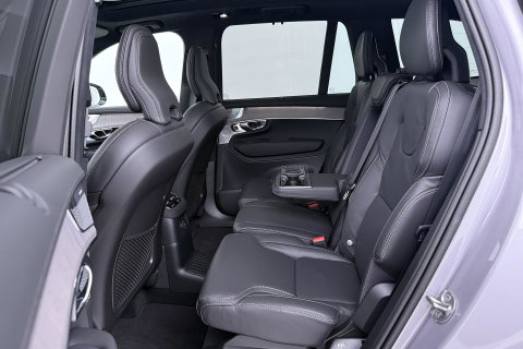 Volvo XC90 T8 Ultra Dark | Luchtvering | Bowers&Wilkins | 22 Inch | Panoramadak | Trekhaak | 360° Camera | Head-Up