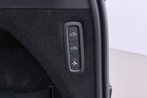 Volvo XC90 T8 Ultra Dark | Luchtvering | Bowers&Wilkins | 22 Inch | Panoramadak | Trekhaak | 360° Camera | Head-Up
